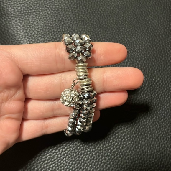 Jewelry - Silver leaders beaded bracelet